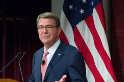 Cựu Bộ trưởng Quốc phòng Mỹ Ashton Carter qua đời