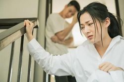 Vợ muốn bán vàng cưới để khởi nghiệp, nào ngờ chồng phản ứng gay gắt