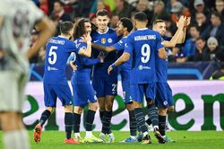 Havertz rực sáng, Chelsea đoạt vé sớm Champions League