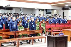 Xét xử đại án buôn lậu gần 200 triệu lít xăng