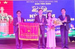 Ban Tôn giáo tỉnh đón nhận Cờ thi đua của Chính phủ