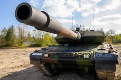 Lý do khiến Ukraine tin chắc phương Tây sẽ gửi thêm xe tăng, máy bay chiến đấu