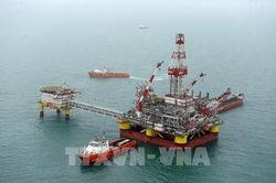 Xuất khẩu dầu thô của Mỹ cao kỷ lục và đồng USD yếu, giá dầu thế giới tăng gần 3%