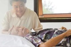 Đọc xong tờ di chúc, chúng tôi quyết định hoàn thành tâm nguyện của bố chồng