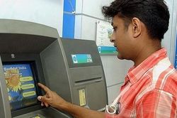 Cây ATM ở Ấn Độ nhả ra tiền giả với những dòng chữ kỳ quặc khiến khách hàng tức giận