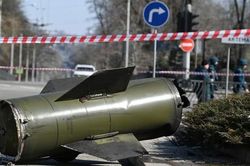 Foreign Policy: Ukraine muốn Mỹ gửi đạn chùm