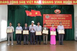 Di Linh: Tuyên dương 16 nông dân sản xuất, kinh doanh giỏi