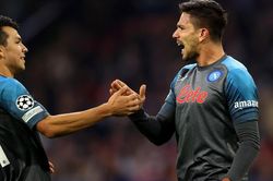 Soi kèo nhà cái Napoli vs Sassuolo. Nhận định, dự đoán bóng đá Serie A (20h00, 29/10)