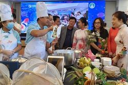 Khi các nhà ngoại giao vào bếp