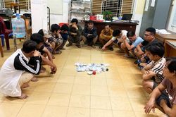 Bắt giữ 14 đối tượng lắc tài xỉu ăn tiền tại xã Vĩnh Hòa