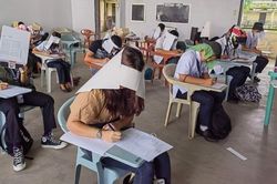 Sinh viên Philippines tự làm 'Mũ chống gian lận' thi cử