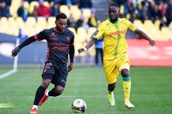 Soi kèo nhà cái Nantes vs Clermont. Nhận định, dự đoán bóng đá Ligue 1 (21h00, 30/10)