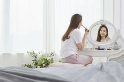 Vì sao sau khi ngoại tình, đàn ông thường có một người vợ đẹp hơn?