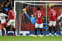 De Gea bắt xuất thần, MU thắng nghẹt thở