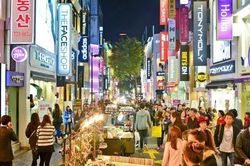 Itaewon: Từ khu phố không ngủ phồn hoa đến địa điểm ám ảnh cả Hàn Quốc