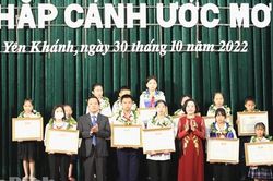 Quỹ khuyến học khuyến tài Vũ Duy Thanh, Ninh Bình trao thưởng học sinh, sinh viên xuất sắc