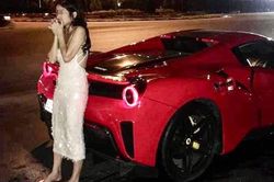 Xe Ferrari 488 tông chết người, xuất hiện ảnh cô gái trẻ ngồi ghế lái