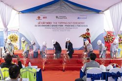 Hòa Bình cất nóc vượt tiến độ dự án VinHomes Grand Park Phân khu 3
