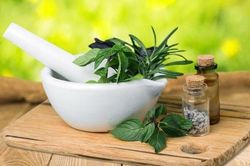 Những cách chữa bệnh lạ của người Việt qua ghi chép của người phương Tây