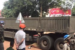 Va chạm với xe đầu kéo, nữ sinh lớp 11 bị cán tử vong