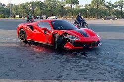 Hà Nội: Siêu xe Ferrari tông xe máy gần SVĐ Mỹ Đình, 1 người tử vong