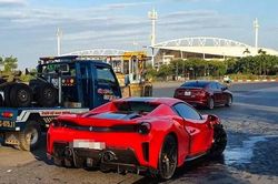 Va chạm với siêu xe Ferrari, người đàn ông đi xe máy tử vong thương tâm