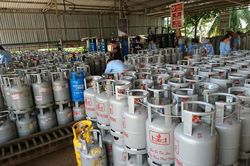 Sau nhiều lần giảm, từ 1/11, giá gas quay đầu tăng