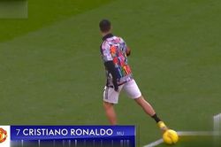 Ronaldo muối mặt vì bắt chước tuyệt kỹ xoay compa của Antony