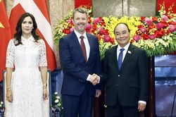 Chủ tịch nước Nguyễn Xuân Phúc tiếp Thái tử kế vị Đan Mạch Frederik