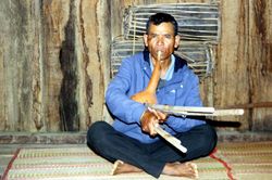 Nặng lòng lưu giữ văn hóa truyền thống