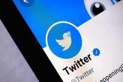 Người dùng tick xanh Twitter phải trả 8 USD/tháng
