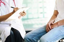 Vì sao ngày càng nhiều đàn ông trẻ tại Mỹ chọn triệt sản dài hạn dù chưa có con?