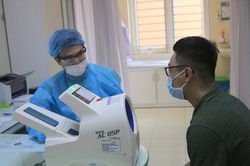Lo ngại bội chi nếu không có giới hạn thanh toán bảo hiểm y tế