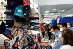 Thu giữ lượng lớn hàng giả tại TTTM Sài Gòn Square