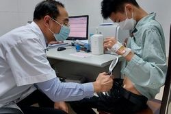 Thời tiết hanh khô, nhiều người mắc bệnh về da