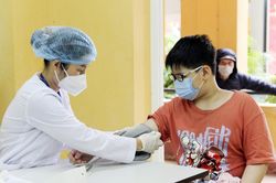 Vận động tiêm vaccine phòng Covid-19: Không làm khó giáo viên