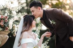 Ảnh cưới của Ngọc Thuận và bạn gái kém 17 tuổi