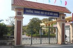 Học sinh nhảy từ tầng 3 do bị bạn trêu đùa