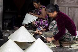 Quảng Bình: Về làng nón lá Hạ Thôn