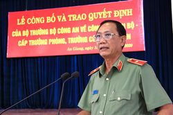 Ủy ban Kiểm tra Trung ương kỷ luật hàng loạt đại tá, đề nghị kỷ luật tướng Bùi Bé Tư
