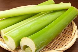 TP Hồ Chí Minh: 5 người đi cấp cứu sau khi ăn canh gà nấu với lá giang và bạc hà