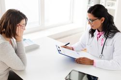 18 tuổi đã 'lão hóa' buồng trứng