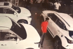 Đốt ôtô vì sửa mãi vẫn lỗi