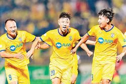 SHB Đà Nẵng và Sông Lam Nghệ An sớm trụ hạng