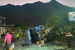 Hòa Bình: Tai nạn giao thông liên hoàn, gần 40 người nước ngoài bị thương