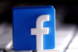 Phát hiện tài khoản Facebook mua bán trái phép vũ khí thô sơ và công cụ hỗ trợ