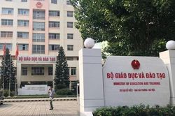 Tiếp tục kiến nghị chưa tăng học phí ĐH công lập