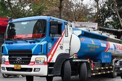 Hà Nội đồng ý cho xe téc chở xăng dầu vào phố cấm 24/24h