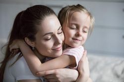 Những câu nói giúp cha mẹ và con thêm gắn kết