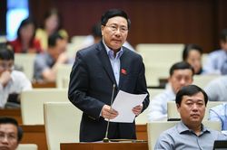 Phó Thủ tướng Phạm Bình Minh: Chính phủ rất quan tâm đến giáo viên, nhân viên y tế